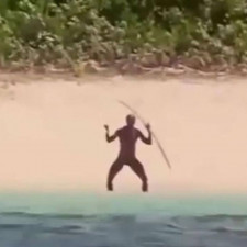 Sentinelci mají na cizince jasný názor