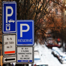 Prahy 4 vydala za první měsíc fungování parkovacích zón více než 14 000 parkovacích oprávnění