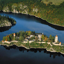 Hrad Zvíkov je jeden z těch nejnavštěvovanějších, ale také nejděsivějších