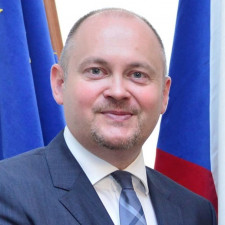 Michal Hašek opět dává o sobě vědět. Přestoupil do strany PRO Jindřicha Rajchla