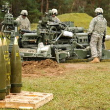 Verze M777A2 může odpalovat i přesné a účinné granáty M982 Excalibur s naváděním GPS