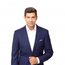 Širší veřejnosti se stal Petr Vojnar známým díky spolumoderování talk show Nikdo není dokonalý po boku Jiřího Krampola