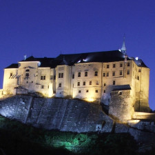 Ze skály pod hradem prý vypadává do Sázavy zlato. Nechcete se přesvědčit sami?