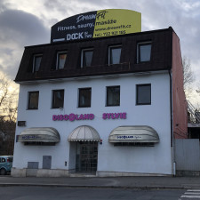 Discoland Sylvie byl v roce 2022 v seriálu Devadesátky