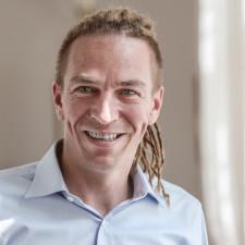 Ivan Bartoš byl předsedou Pirátů od října 2009 do srpna 2014, s přestávkou mezi červnem a zářím 2013, a je jím znovu od dubna 2016