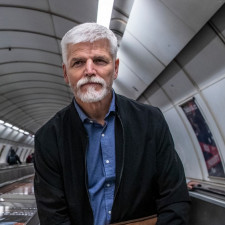 Petr Pavel po ukončení vysoké vojenské školy ve Vyškově roku 1983 začínal u výsadkového vojska. Přihlášku do Komunistické strany Československa podal v roce 1983 a 13. února 1985 byl do strany přijat