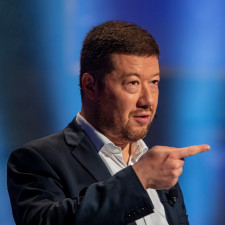 Okamura se pasoval do role zachránce ryb před krvežíznivými Ukrajinci