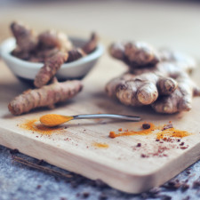 Mezi potraviny, které vám pomohou posílit imunitu patří mimo jiné i kurkuma