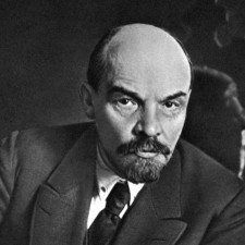 Vladimir Iljič Lenin neplánoval tak honosný posmrtný život, ale jeho soudruzi jinak nedali...