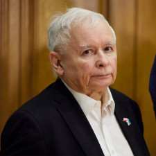 Jaroslaw Kaczynski se nebojí mnoha tvrdých úderů a je možné, že volby jeho strana ovládne