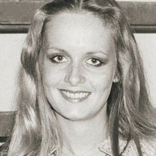 Lesley Lawson začala být mediálně známá od roku 1966, když se stala tváří roku