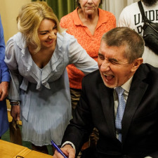 Andrej Babiš se snaží chovat uvolněně a "lidsky". Zatím se mu to daří