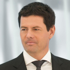 Karel Komárek ovládá primárně obor loterie