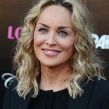 Sharon Stone je podle fanoušků sexsymbolem i po šedesátce