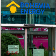 V dubnu 2010 podala společnost ČEZ oznámení o nekalých soutěžních praktikách Bohemia Energy na Státní energetickou inspekci. Jako důvody uvedl ČEZ údajné neetické postupy podomních obchodníků Bohemia Energy, jejich klamavé praktiky a podávání zavádějících