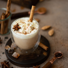 Orientální chai latte si můžete vychutnat i u vás doma