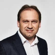 Jan Hofmann se od roku 2004 věnuje jachtingu, který se stal nejen jeho koníčkem, ale i jeho druhým řemeslem