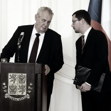 Prezident Zeman prokázal své prognostické zkušenosti, jeho mluvčí však jeho dobrý úsudek devalvoval