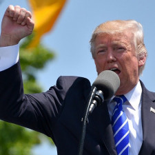 I Donald Trump na své straně potřebuje bohaté sponzory