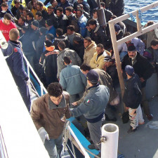 Prakticky denně se k břehům EU dostávají noví migranti, Evropa nemá šanci takový nápor zvládnout bez jasných nástrojů