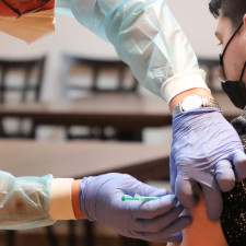 Chile je v očkování světovým premiantem, u nás je to zatím celkem bída