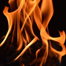 Odborníci pátrají po příčině tragického požáru. Šlo o nedbalost nebo úmysl?