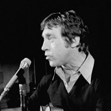 Vladimir Vysockij zemřel v pouhých dvaačtyřiceti letech vyčerpán zákazy a omezováním ruským režimem