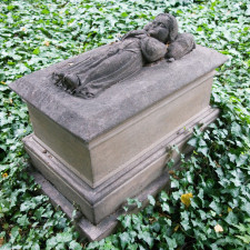 Největší pozornost směřuje na malou „svatou holčičku"