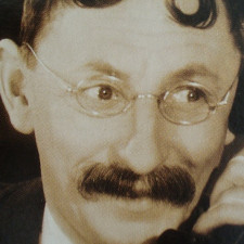 Krák komiků se nemusel nijak omezovat. Pro sebe a své hosty chtěl jen to nejlepší