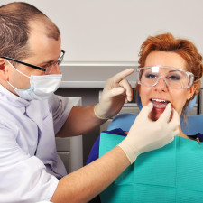 Skřípání zubů – obzvláště ve dne v bdělém stavu – je často také psychického původu