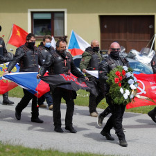 Motorkářský Klub zvaný Noční vlci v současnosti řídí přítel ruského prezidenta Vladimira Putina, Alexandr Zaldostanov přezdívaný Chirurg