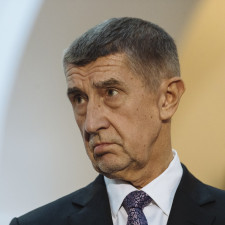 Divadelní hra Boss Babiš má problémy. Divadla se jí bojí
