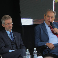 Předsedu Senátu Miloše Vystrčila si už dál ve funkci nepřeje ani prezident Miloš Zeman. Babišovy aktivity na podporu jeho protikandidátky tak zajisté za nevhodné nepovažuje