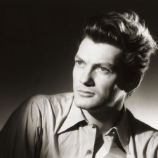 Herec Jean Marais měl rád obě pohlaví – muže i ženy. Nikdy ale neměl děti, po kterých ohromně toužil