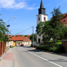 Brno-Žebětín je poklidná městská čtvrť, kde by nikdo nečekal střelbu ze samopalu
