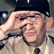 Mezi nejlepší filmové komedie, ve kterých hrál Louis de Funès, byla série o četníkovi ze Saint-Tropez