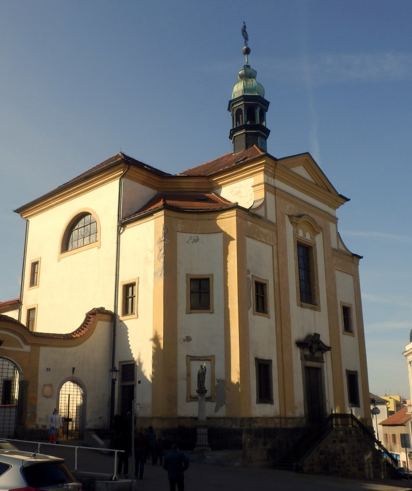 Obrovský kostel je benešovskou dominantou, která se zachovala i přes dva požáry