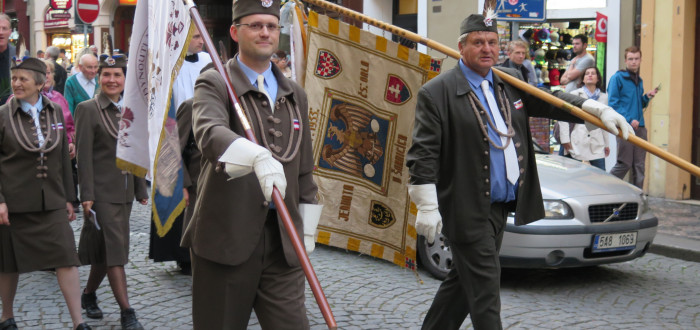 K orelskému pozdravu - Zdař Bůh patří například i orelská hymna - pochod Hoj, orli, mocnou perutí