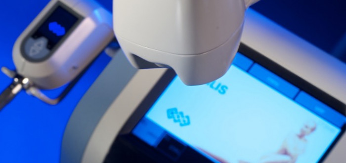 Přístroj na neinvazivní liposukci