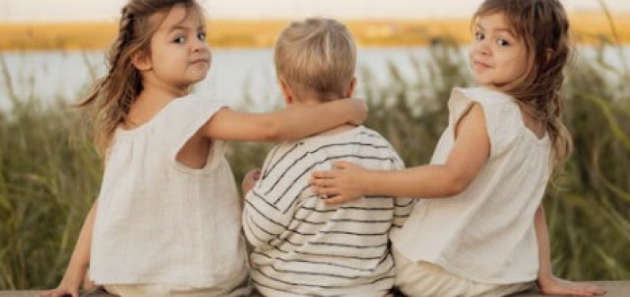 S trestným činem dětská pornografie se bohužel stále v České republice setkáváme. Nástupem sociálních sítí a internetu se její způsob šíření poněkud proměnil