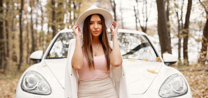 Klaudie si peníze užívá. Je ráda, když je zajištěná