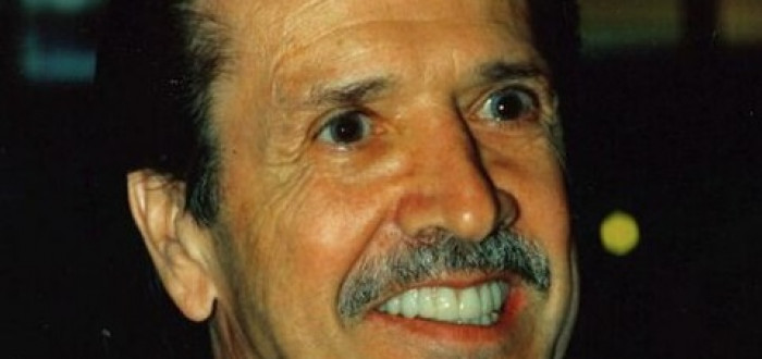 Sonny Bono, který se stal známý hlavně díky uměleckému a osobnímu partnerství s královnou plastik Cher, byl nakonec čtyřikrát ženatý