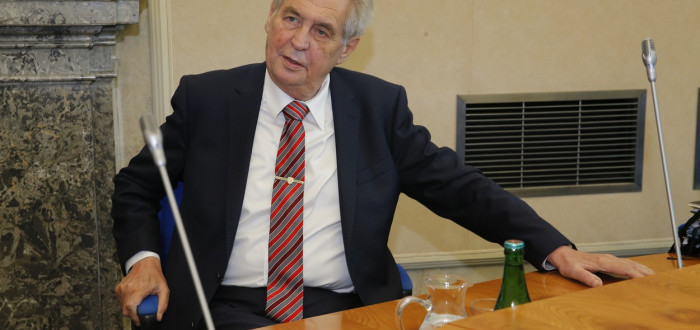 Rozeštvat nás a pak vládnout, to je prý metoda Miloše Zemana
